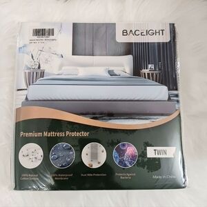 Baceight Premium Matress protector, Twin size, white, protects against mites